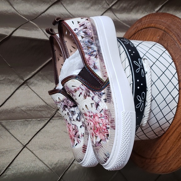 NWOT- L’artiste By Spring Step ‘Denofeden’ Laser Cut Slip On Leather Sneaker - Picture 5 of 12